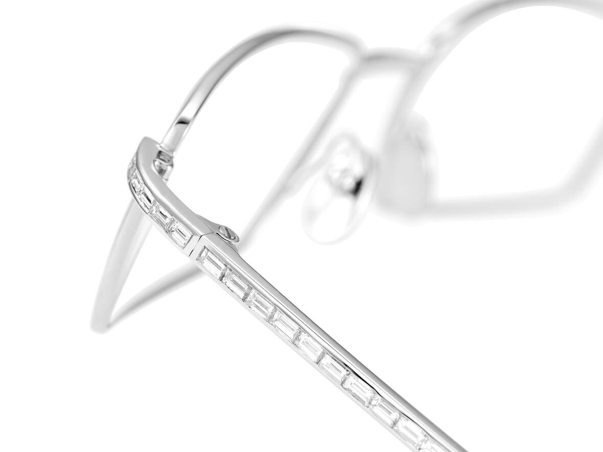 BAGUETTE in White Gold